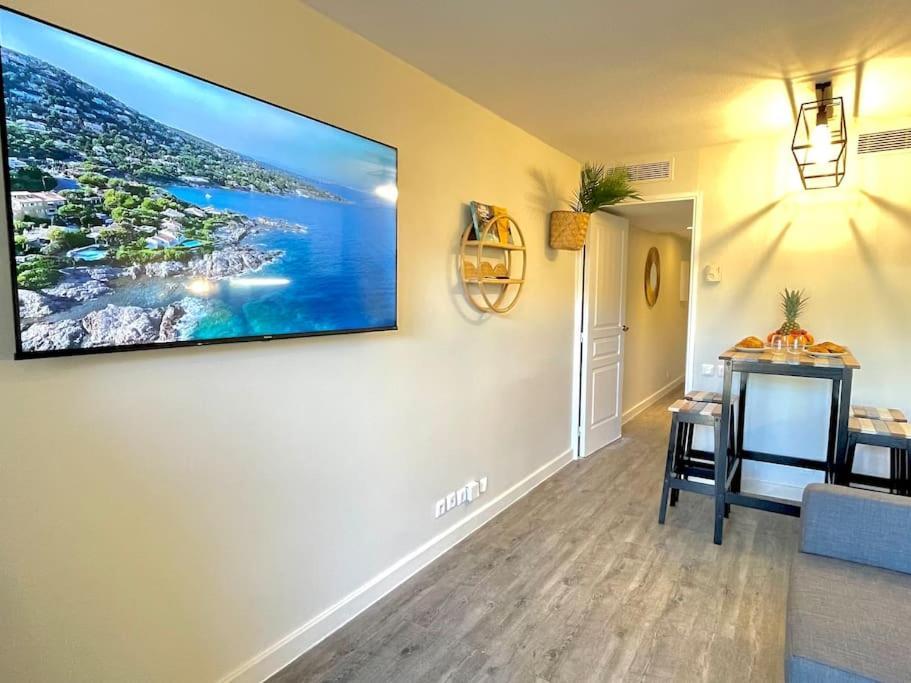 Petit Cocon Neuf A 2 Pas De La Mer Avec Piscine *
